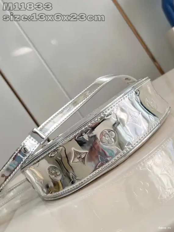 VUITTON LOUIS LOOP-23*13*6CM 0501